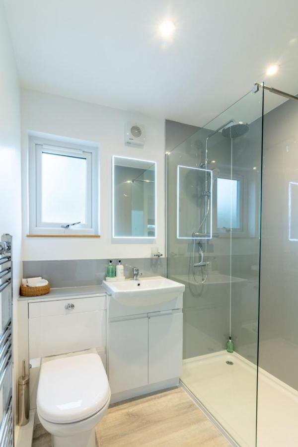 Allt Mor Rentals - Chalet With Hot Tub, And Studio Apartment No Hot Tub Roybridge Εξωτερικό φωτογραφία