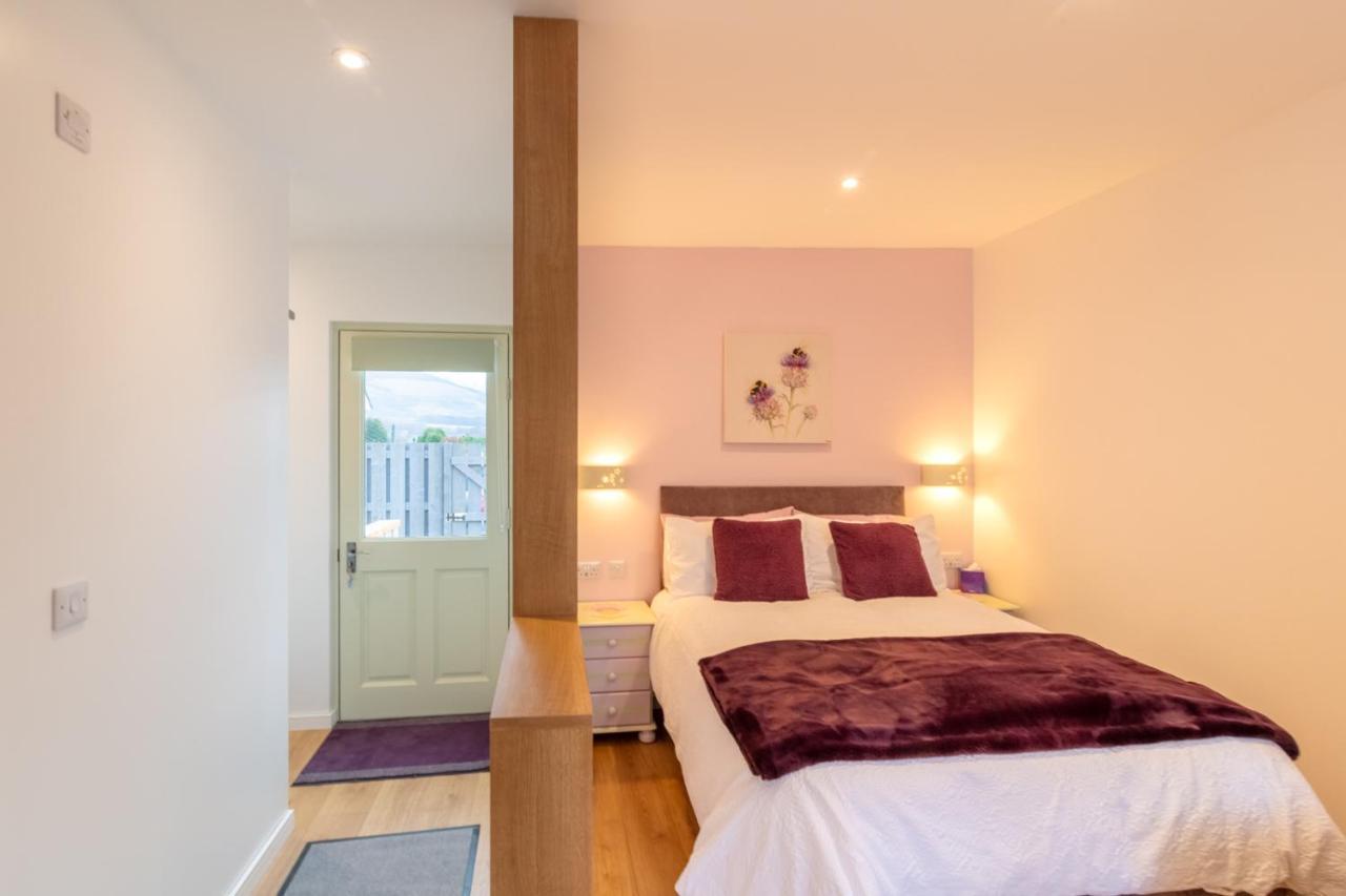Allt Mor Rentals - Chalet With Hot Tub, And Studio Apartment No Hot Tub Roybridge Εξωτερικό φωτογραφία