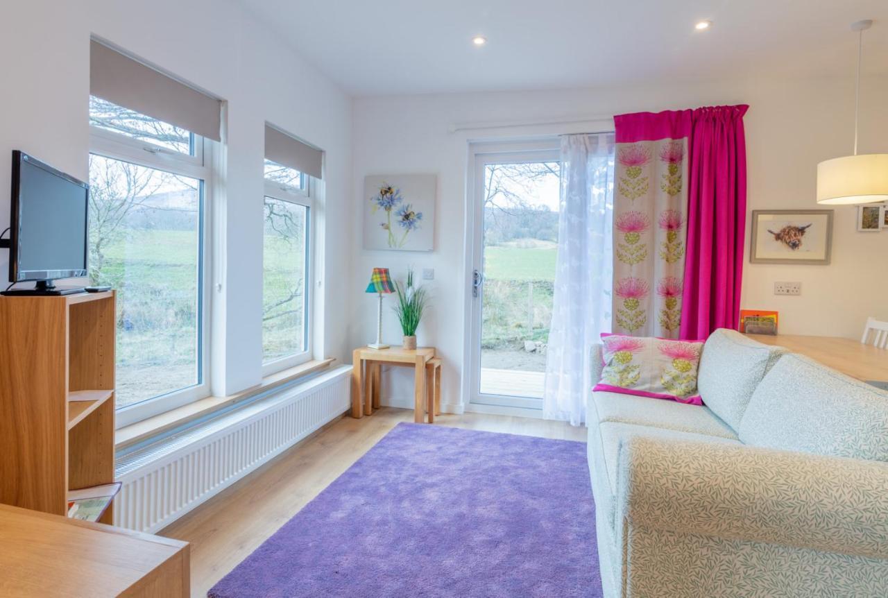 Allt Mor Rentals - Chalet With Hot Tub, And Studio Apartment No Hot Tub Roybridge Εξωτερικό φωτογραφία
